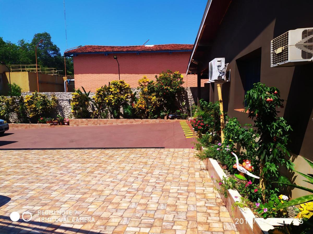 Residencial Arcoiris Hotel Puerto Iguazú Exterior foto